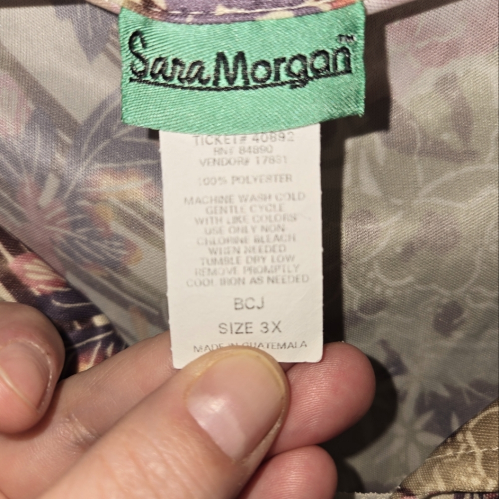 ***Sara Morgan Floral Shirt (3X) - Picture 8 of 8